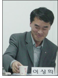 forum_04_3.jpg